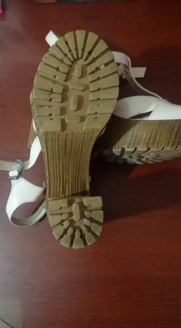 Beyaz Kadın Dolgu Topuklu Sandalet - Görsel 5