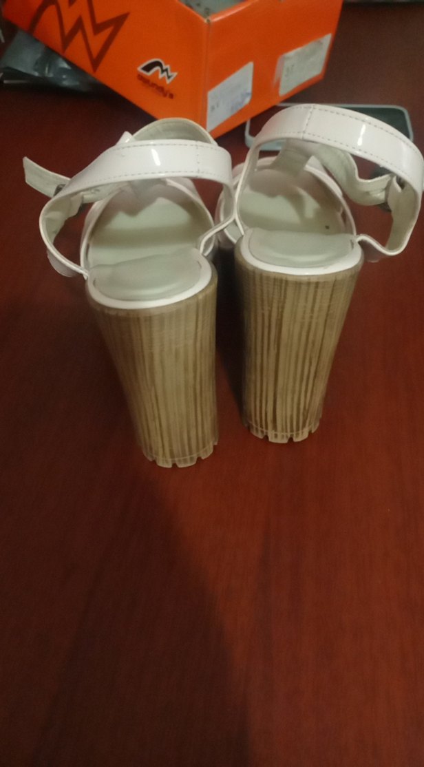 Beyaz Kadın Dolgu Topuklu Sandalet - Görsel 3