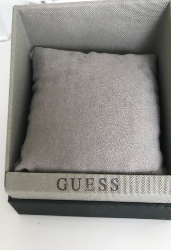 GUESS Gri Süet Saat kutusu - Görsel 2
