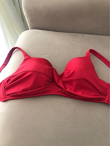 Kırmzı bikini üst