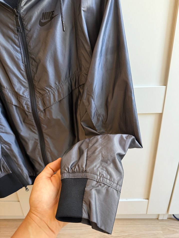 Nike Gri Kapüşonlu Fermuarlı Rüzgarlık - Görsel 3