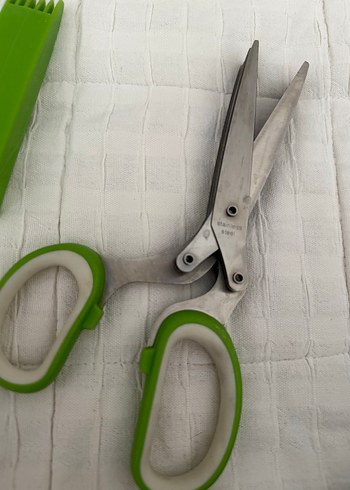 Diğer Yeşil Saplı Mutfak Makası