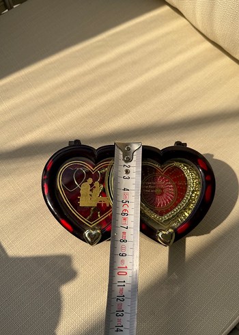 Beden Altın Renkli Kalp Şeklinde Müzik Kutusu