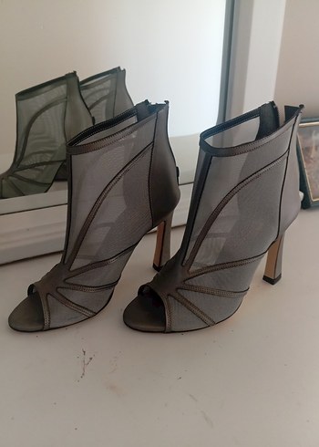 Gri Nakışlı Stiletto Kadın Topuklu Ayakkabı