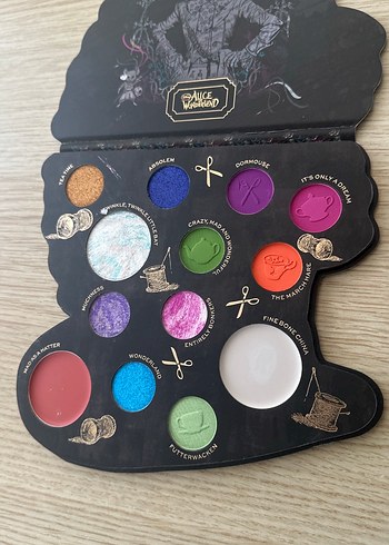 Revolution Alice in wonderland far paleti - Görsel 3