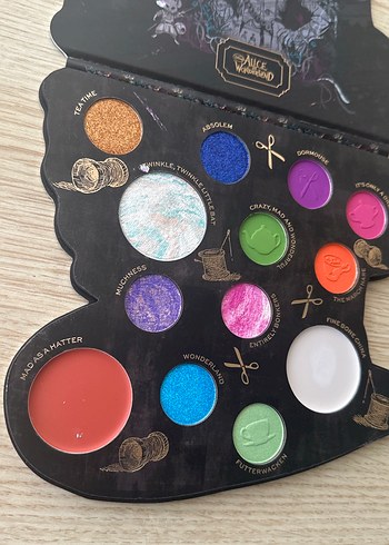 Revolution Alice in wonderland far paleti - Görsel 7