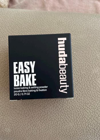 Hudabeauty Easy Bake Cherry Blossom Pudra