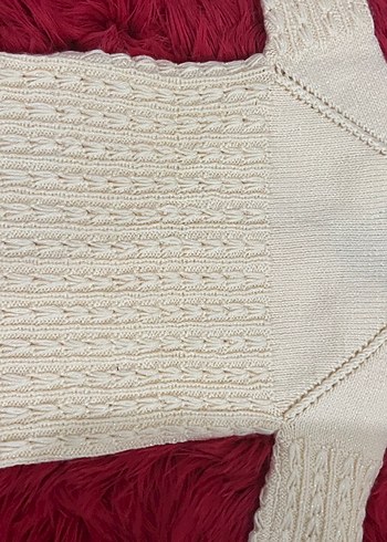 Nakışlı Beyaz Örgü Kız Hırka - Görsel 2