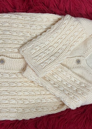 Nakışlı Beyaz Örgü Kız Hırka - Görsel 3