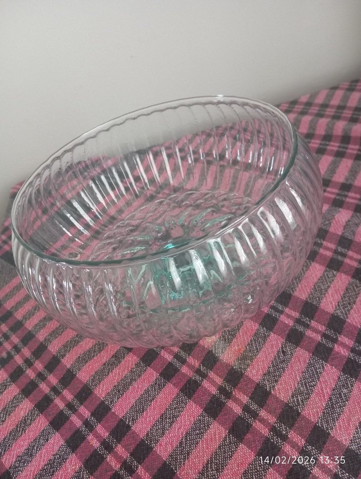 Bordo Ayaklı Cam Meyve Kasesi - Görsel 2