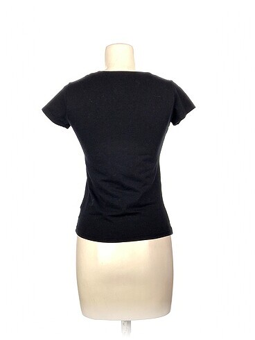 m Beden PreLoved T-shirt %70 İndirimli.