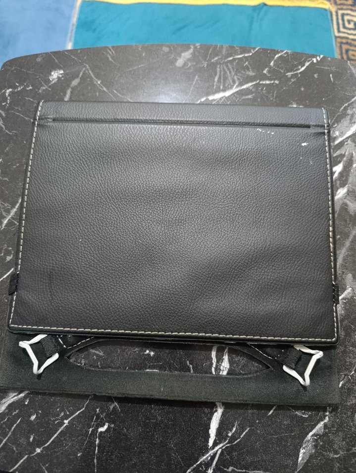 Siyah Tablet Kılıfı ve Standı - Görsel 2