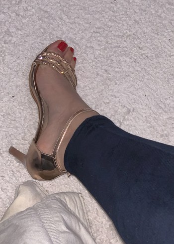 Altın Renkli, Tokalı İnce Topuklu Kadın Abiye Ayakkabı - Görsel 5