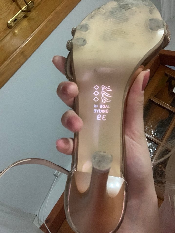 Altın Renkli, Tokalı İnce Topuklu Kadın Abiye Ayakkabı - Görsel 4