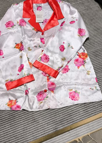 Diğer Çiçek Desenli Uzun Kollu Kadın Pijama Takımı