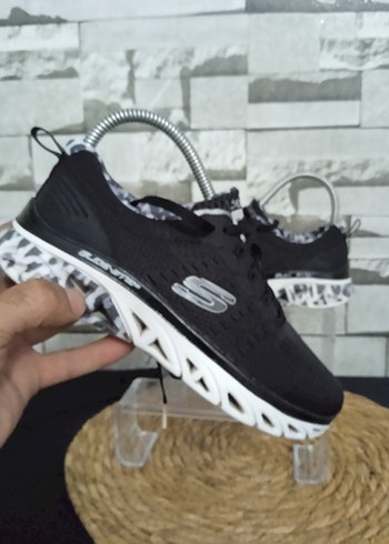 Skechers Kadın Siyah Zebra Desenli Spor Ayakkabı