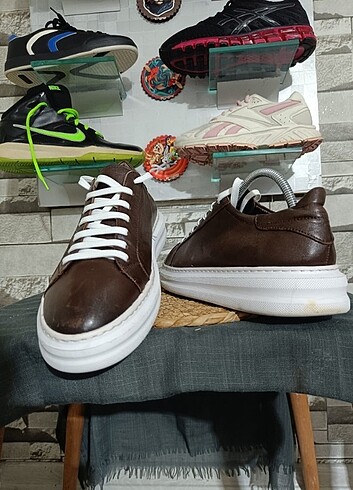 42 Beden Hakiki Deri Spor Ayakkabı