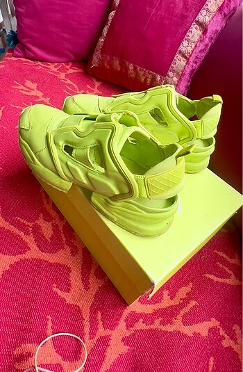 Sandalet sneaker