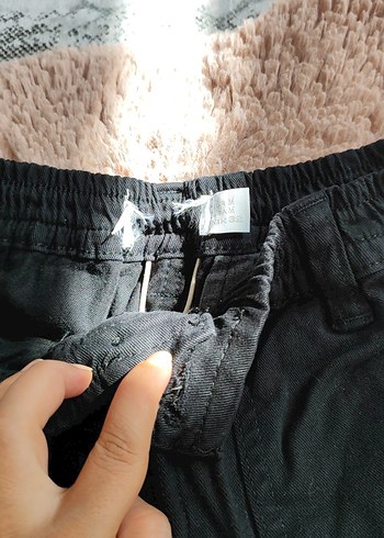 Zara Siyah Pamuklu Rahat Kesim Mini Şort