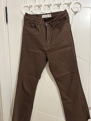 STRADİVARİUS KAHVERENGİ JEANS