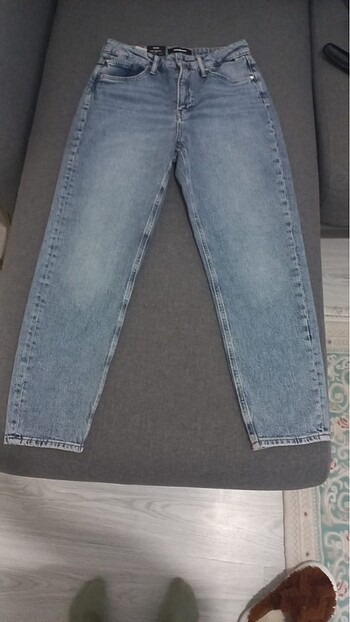 28 Beden mavi Renk MAVİ MOM JEANS