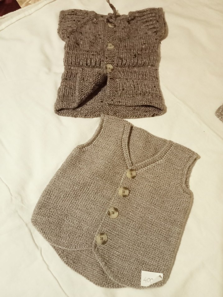 Düğmeli V Yaka Erkek Çocuk Bej Triko Süveter - Görsel 2