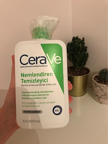 Cerave yüz temizleme jeli