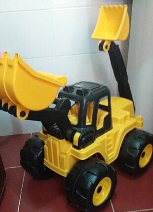 Dolu kazıcılı dozer