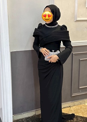 Drapeli Siyah Uzun Kollu Uzun Abiye Elbise