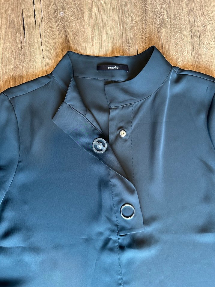 Kısa Kollu Yaka Detaylı Bluz - Görsel 2