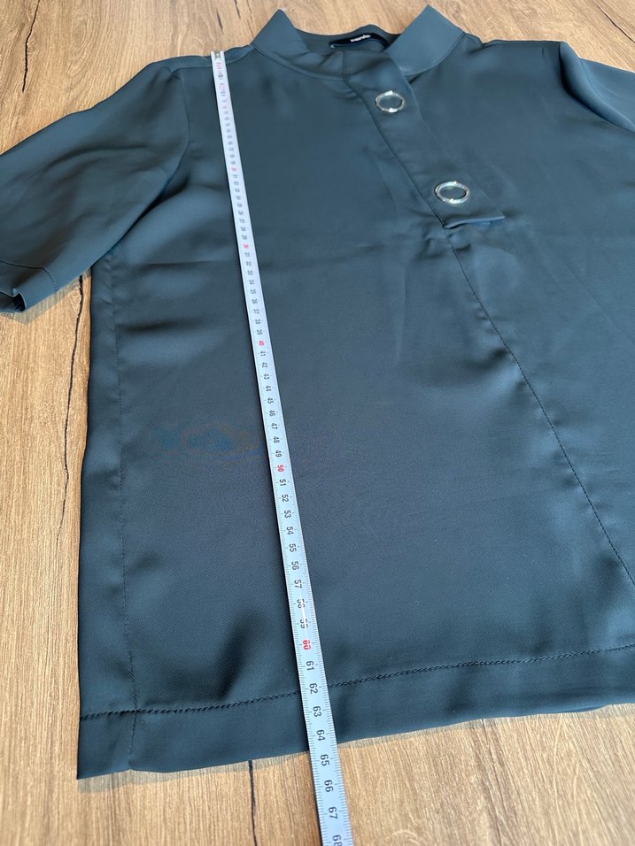 Kısa Kollu Yaka Detaylı Bluz - Görsel 5