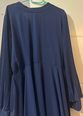 Lacivert Pileli Uzun Kollu Uzun Elbise - Görsel 2