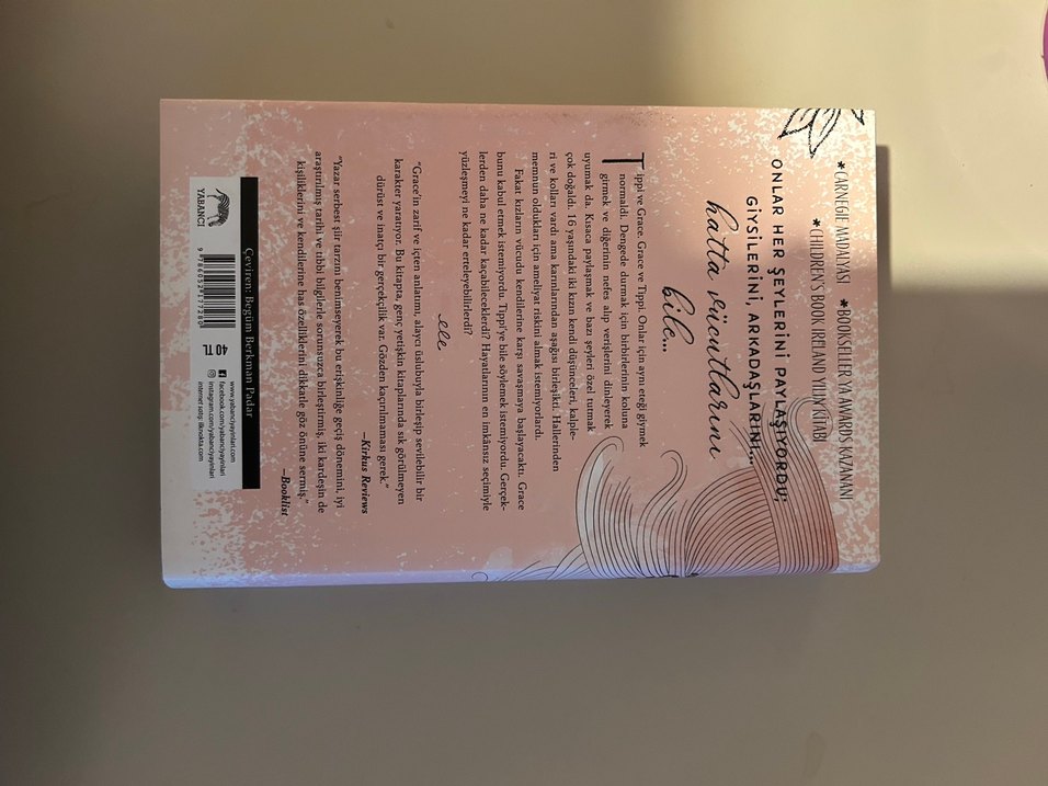 Tek - Sarah Crossan - Görsel 2