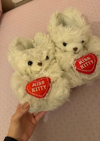 Kürklü Beyaz Nakışlı Kulaklı PANDUFF - Görsel 8