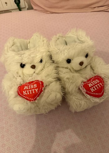 Kürklü Beyaz Nakışlı Kulaklı PANDUFF - Görsel 4