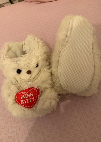 Kürklü Beyaz Nakışlı Kulaklı PANDUFF - Görsel 6