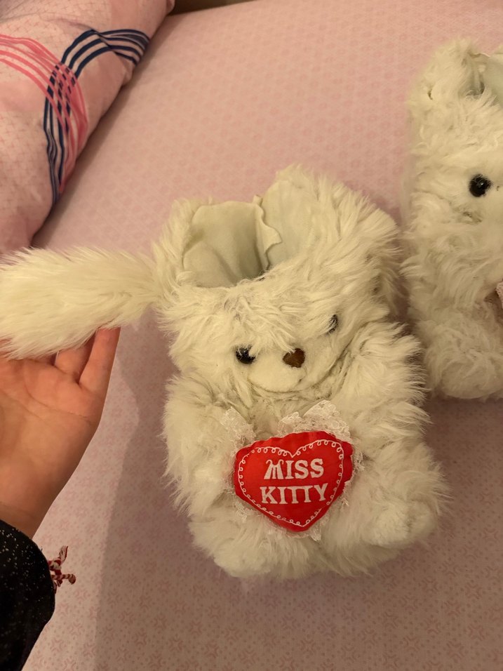 Kürklü Beyaz Nakışlı Kulaklı PANDUFF - Görsel 2