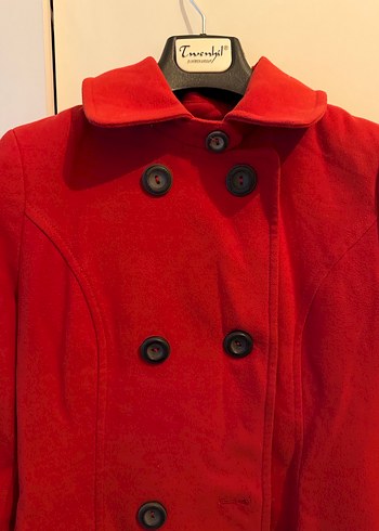 Kırmızı Çift Düğmeli Kaban - Görsel 3