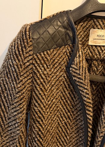 Deri Detaylı Desenli Kaban - Görsel 5