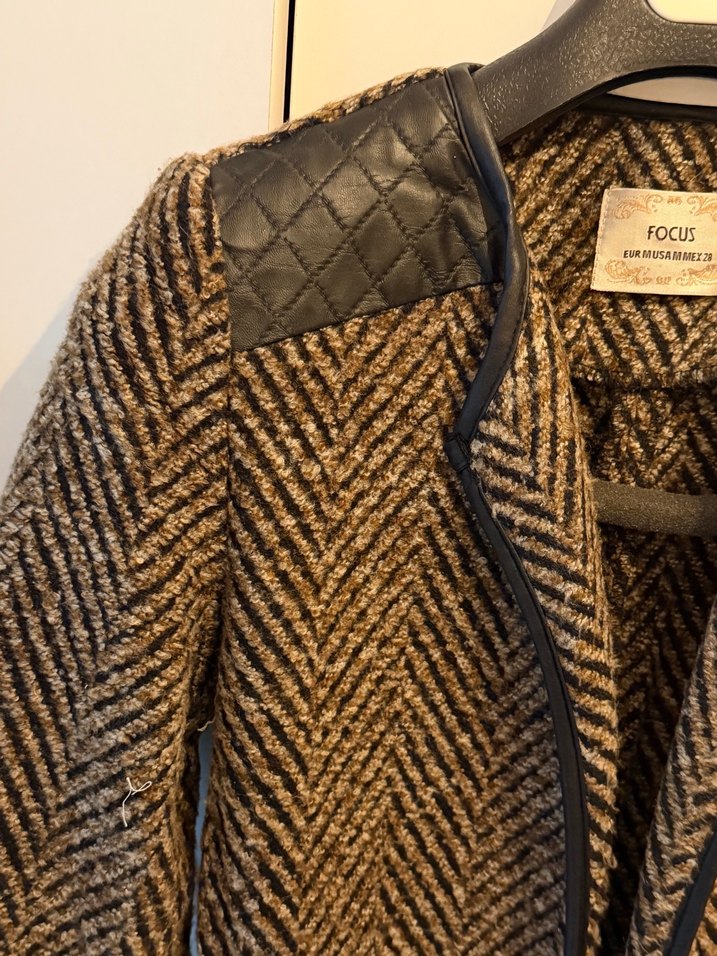 Deri Detaylı Desenli Kaban - Görsel 5