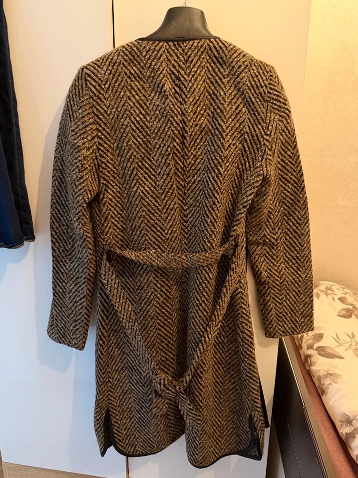 Deri Detaylı Desenli Kaban - Görsel 2