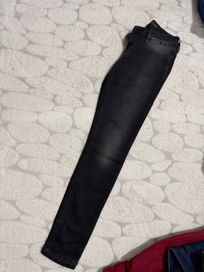 Siyah Kadın Klasik Kesim Jean - Görsel 2