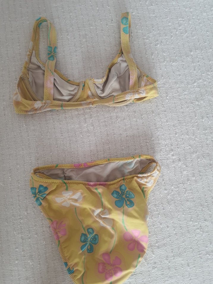 Sarı Çiçekli Bikini - Görsel 2