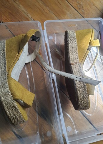 Sarı Süet Dolgu Topuklu Kadın ayakkabı - Görsel 3