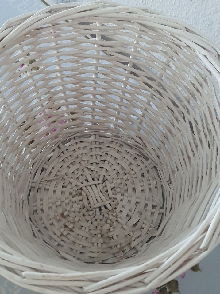 Beyaz hasır örgü kapaklı sepet - Görsel 3