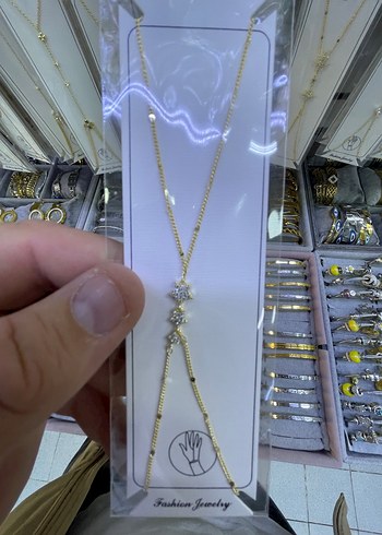 Zincir Detaylı Altın Renk Kadın El Zinciri - Görsel 3