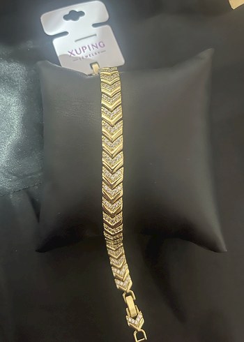 Zincir Detaylı Yılan Desenli Altın Bileklik - Görsel 3