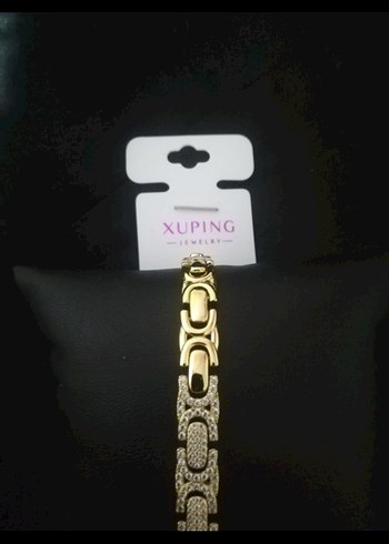 Zincir Detaylı Altın Renkli Yılan Desenli Bileklik - Görsel 3