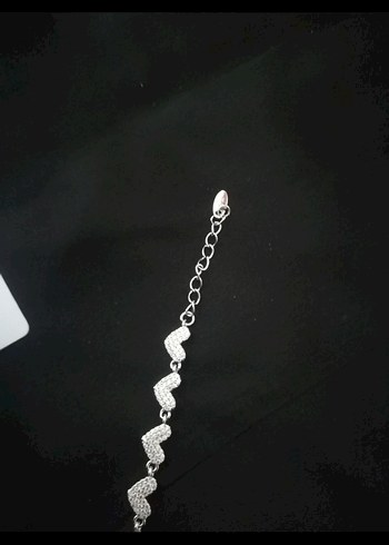 Zincir Detaylı Beyaz Yılan Desenli Bileklik - Görsel 3