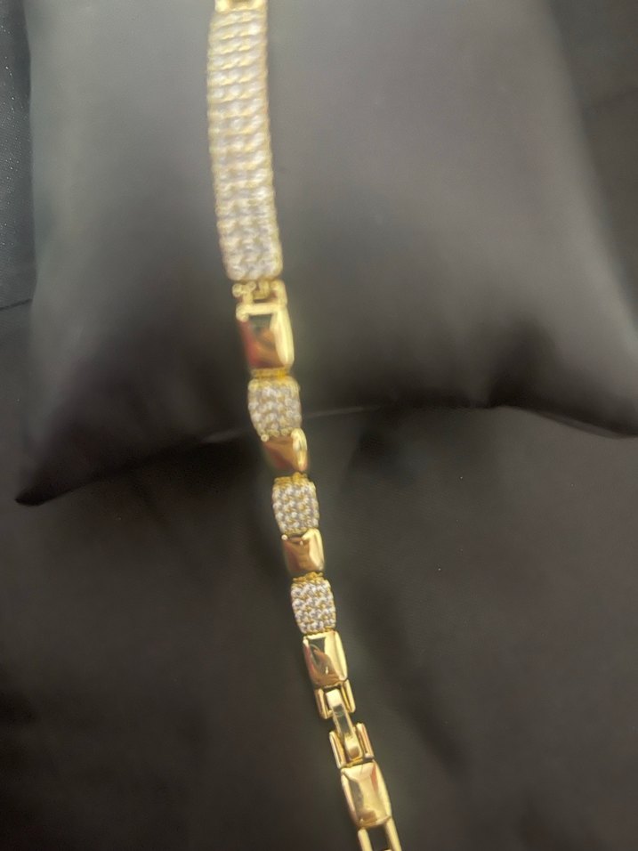 Zincir Detaylı Altın Rengi Kadın Bileklik - Görsel 3